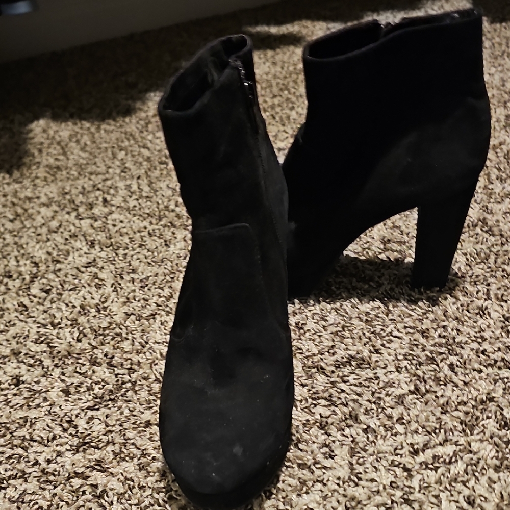 Gianni Bini Black Heeled Boots